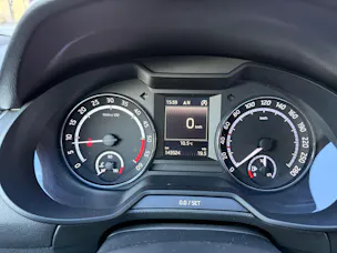 Škoda Octavia Combi 2.0 TDI RS DSG *RS-EXTREM* *TIEFERLEGUNG* H&R *DISTANZSCHEIBEN * 19" ALU*