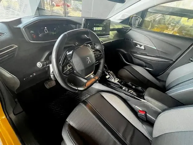 Peugeot 208 1.2 PureTech Allure EAT8