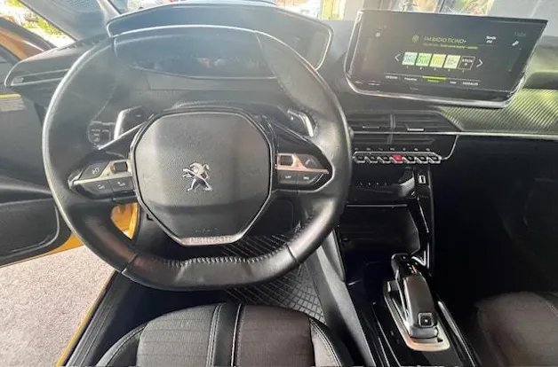 Peugeot 208 1.2 PureTech Allure EAT8