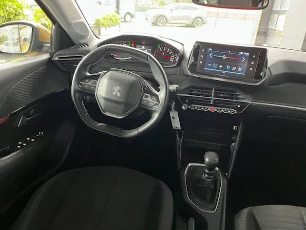 Peugeot 208 1.2 PureTech Allure EAT8