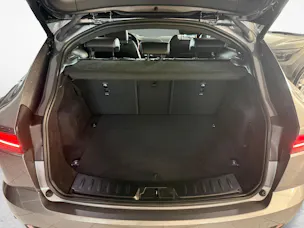 Jaguar E-Pace 2.0 I4 250 R-Dynamic SE AWD