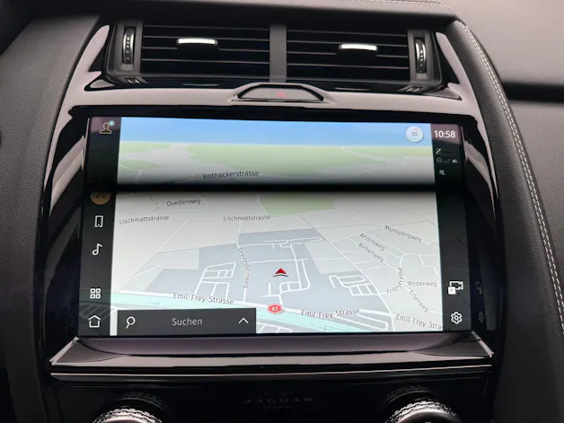 Jaguar E-Pace 2.0 I4 250 R-Dynamic SE AWD