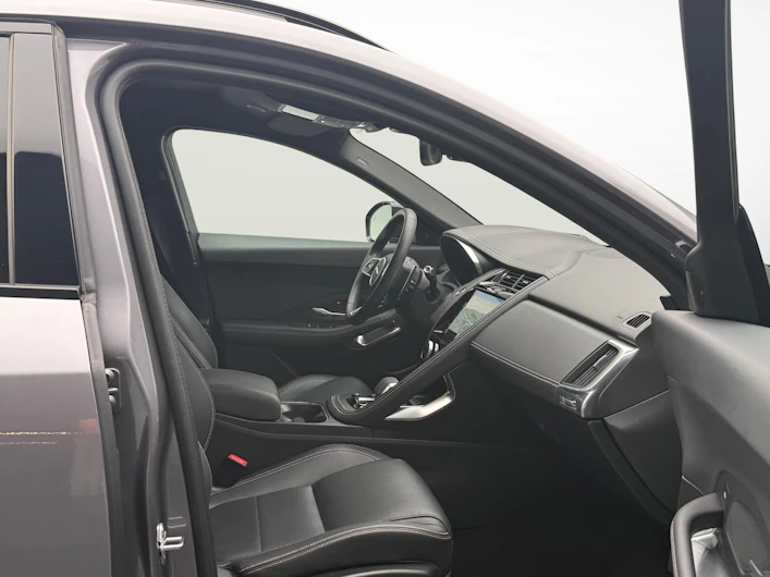 immagine del veicolo JAGUAR E-PACE