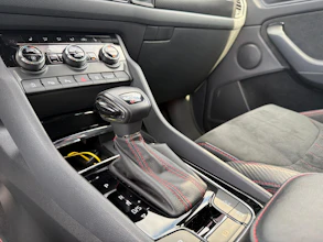 https://vehicle.imgix.net/4368143/da1de805-2620-47b6-b93d-73f57cf47e66.jpg
