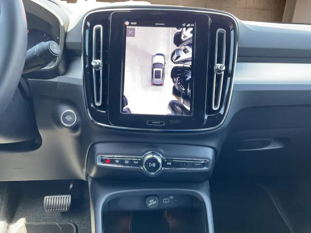 VOLVO XC40 2.0 B3 MH Plus Dark