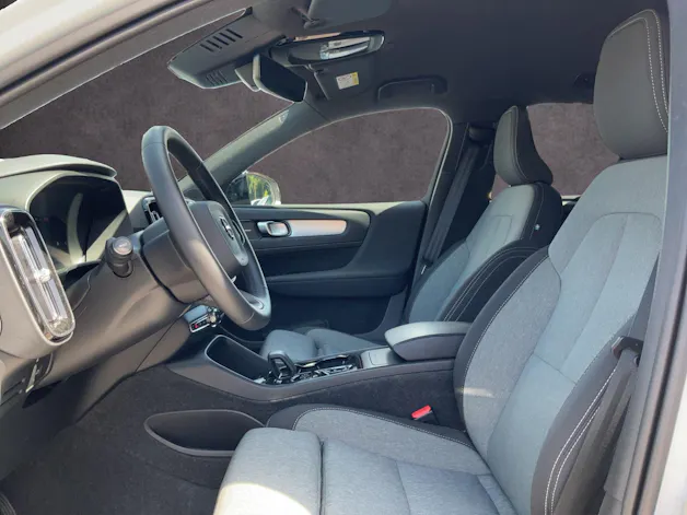 Volvo XC40 2.0 B3 MH Plus Dark