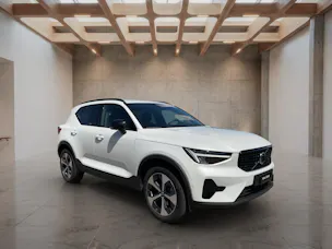 VOLVO XC40 2.0 B3 MH Plus Dark