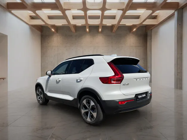 VOLVO XC40 2.0 B3 MH Plus Dark