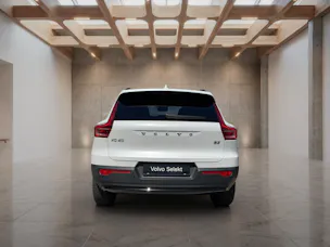 VOLVO XC40 2.0 B3 MH Plus Dark