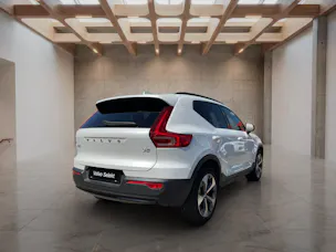 VOLVO XC40 2.0 B3 MH Plus Dark