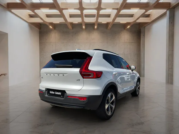 VOLVO XC40 2.0 B3 MH Plus Dark