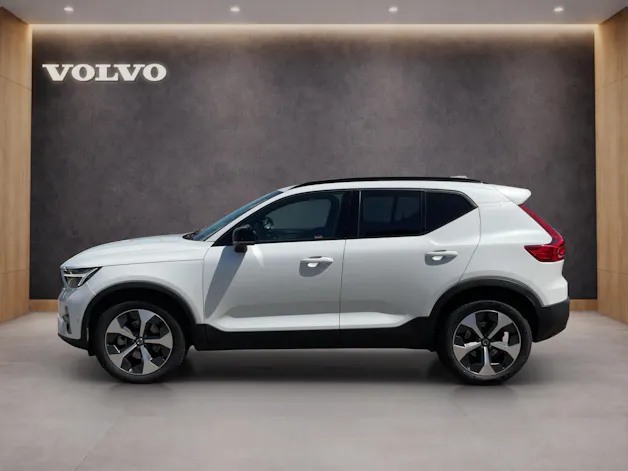 Volvo XC40 2.0 B3 MH Plus Dark