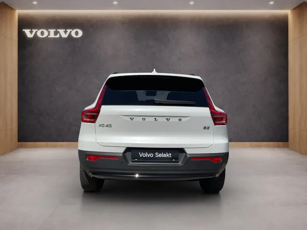 Volvo XC40 2.0 B3 MH Plus Dark