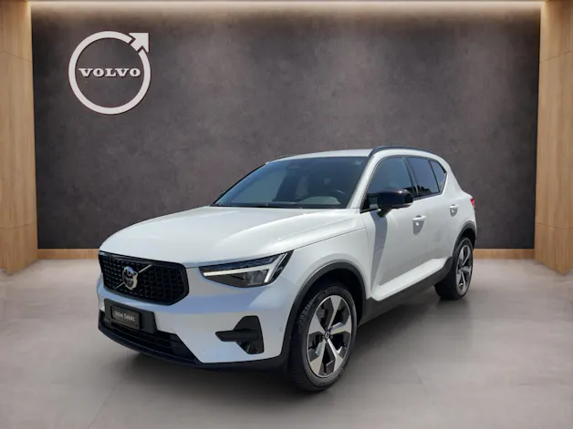 Volvo XC40 2.0 B3 MH Plus Dark