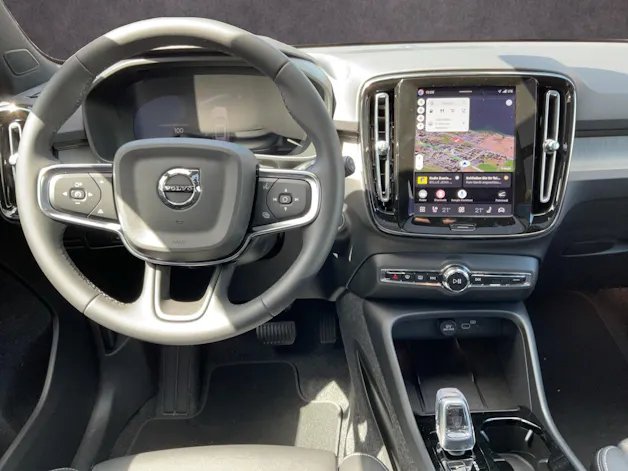 Volvo XC40 2.0 B3 MH Plus Dark