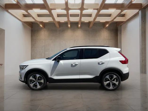 VOLVO XC40 2.0 B3 MH Plus Dark
