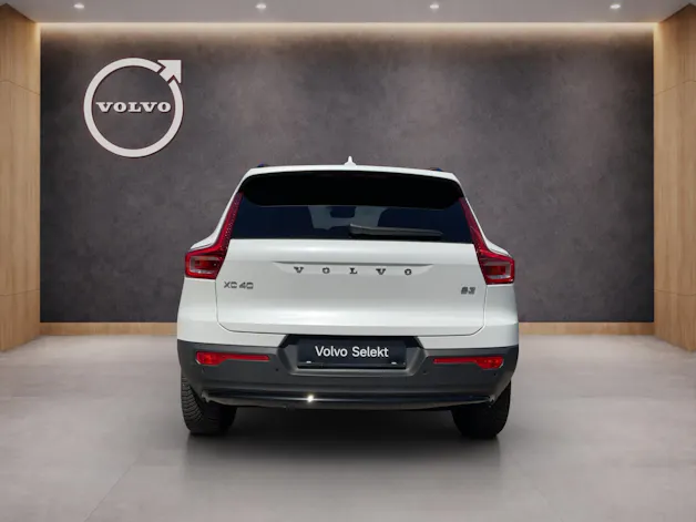 Volvo XC40 2.0 B3 MH Plus Dark