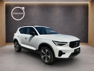 Volvo XC40 2.0 B3 MH Plus Dark