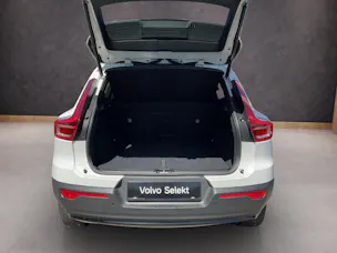 Volvo XC40 2.0 B3 MH Plus Dark