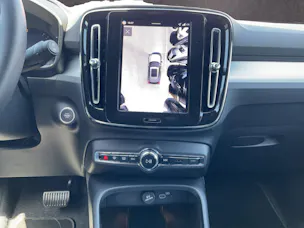 Volvo XC40 2.0 B3 MH Plus Dark