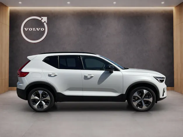 Volvo XC40 2.0 B3 MH Plus Dark