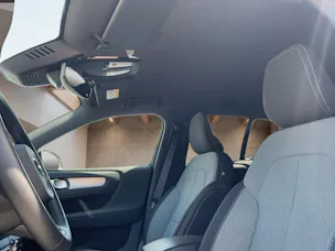 VOLVO XC40 2.0 B3 MH Plus Dark