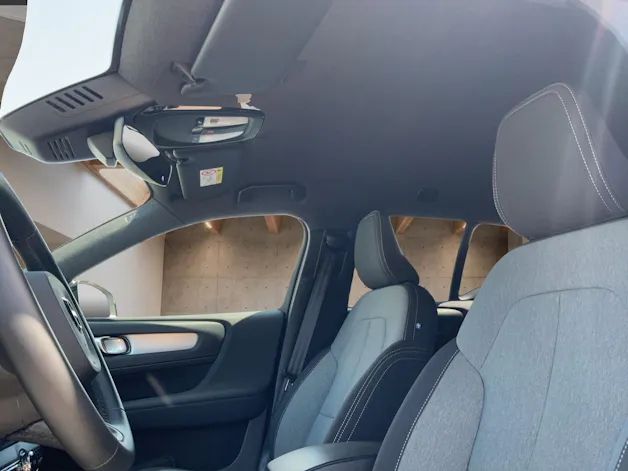 VOLVO XC40 2.0 B3 MH Plus Dark