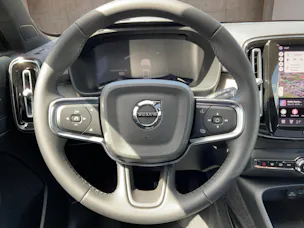 VOLVO XC40 2.0 B3 MH Plus Dark