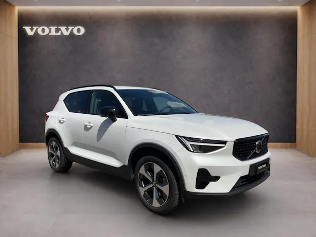 Volvo XC40 2.0 B3 MH Plus Dark