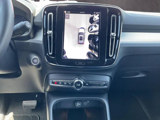 Volvo XC40 2.0 B3 MH Plus Dark