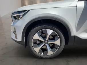 VOLVO XC40 2.0 B3 MH Plus Dark