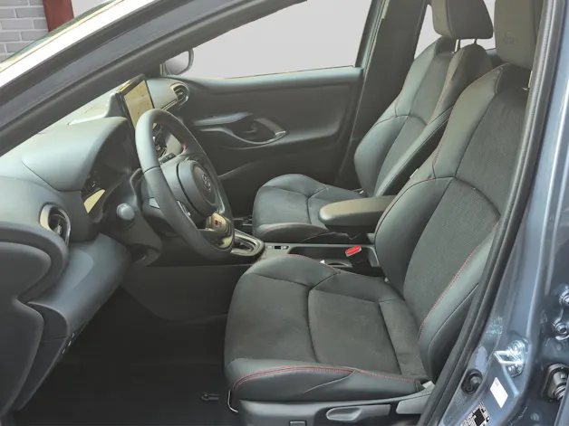Toyota Yaris 1.5 VVT-i HSD GR Sport