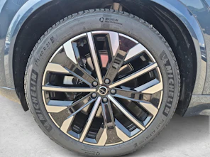Fahrzeugbild VOLVO XC90 2.0 T8 TE Plus Dark eAWD / ab 3,99% Leasing bei Abschluss einer Protect Autoversicherung