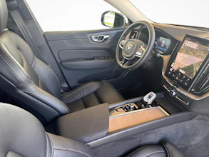 https://vehicle.imgix.net/4368225/c49f1dcc-435a-466a-9a20-aca59272cb50.jpg