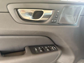 https://vehicle.imgix.net/4368225/dc26df51-40cb-4168-ae82-564607be69ca.jpg