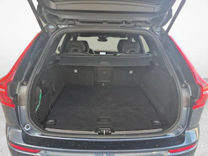 immagine del veicolo VOLVO XC60 2.0 T8 TE Plus Dark eAWD / ab 3,99% Leasing bei Abschluss einer Protect Autoversicherung