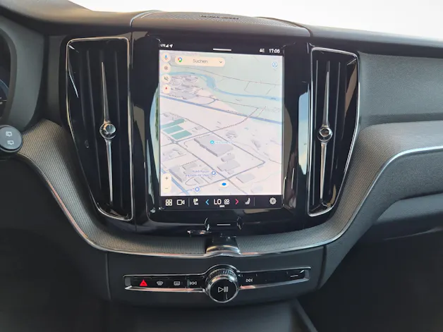 Volvo XC60 2.0 T8 TE Plus Dark eAWD / ab 3,99% Leasing bei Abschluss einer Protect Autoversicherung