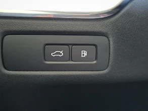 https://vehicle.imgix.net/4368227/d86fc6ef-356b-4ef9-9d57-4bb7813611cb.jpg