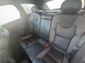 https://vehicle.imgix.net/4368227/e423650f-9491-4464-94c6-3d039e2906d5.jpg