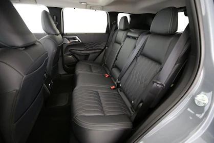 MITSUBISHI OUTLANDER 10