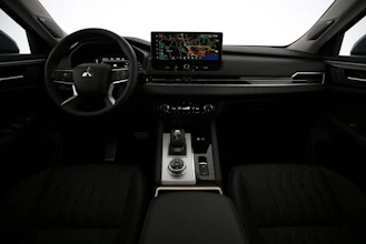 https://vehicle.imgix.net/4368245/c28fa70c-2d8e-4b8c-b143-2e9284377fbc.jpg