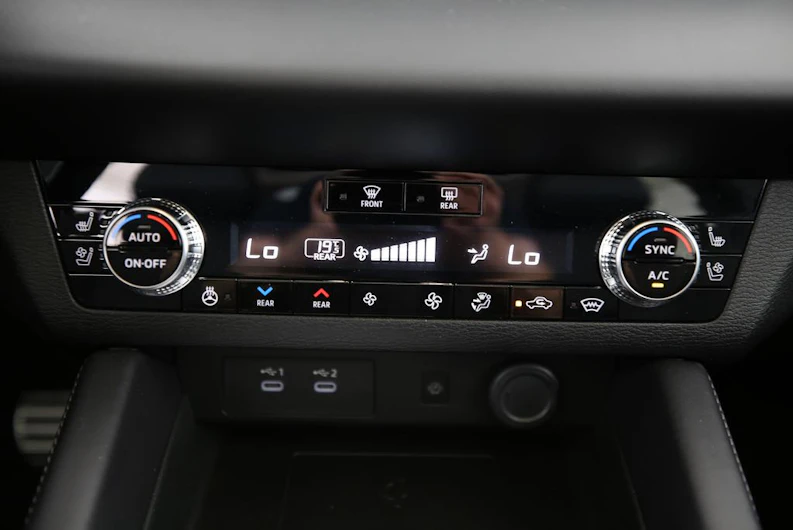 image du véhicule MITSUBISHI OUTLANDER