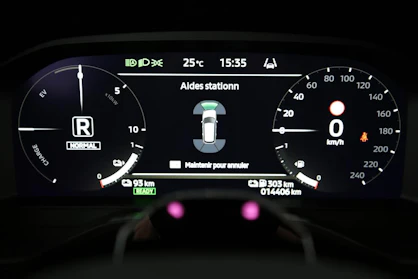 MITSUBISHI OUTLANDER 16