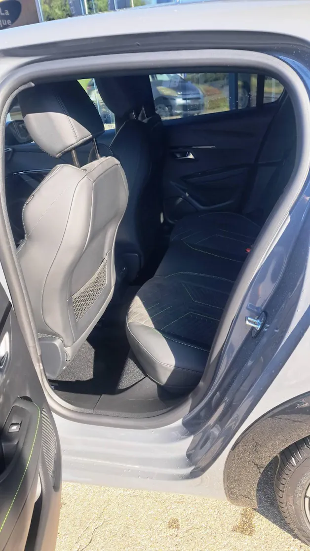 Peugeot 208 1.2 Hybrid 145 GT