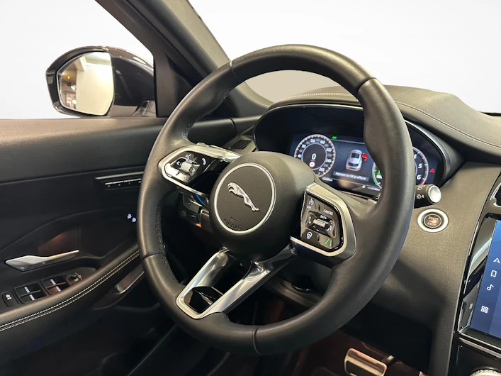 immagine del veicolo JAGUAR E-PACE