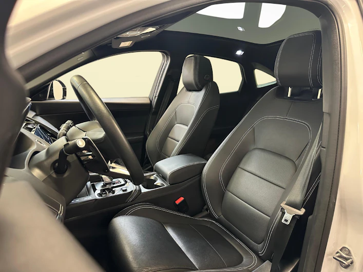 immagine del veicolo JAGUAR E-PACE