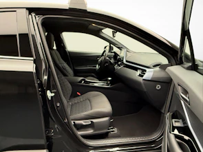 Fahrzeugbild TOYOTA C-HR 2.0 VVTi HSD Trend