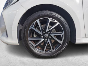 https://vehicle.imgix.net/4368275/2d585468-9b6d-45a5-8382-fa6378ca2313.jpg