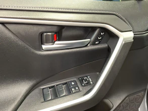 https://vehicle.imgix.net/4368313/1162780d-48c0-4693-9f5d-92db1df9e210.jpg