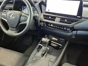 https://vehicle.imgix.net/4368355/0526bb21-e998-4536-874a-3410c232ac8a.jpg
